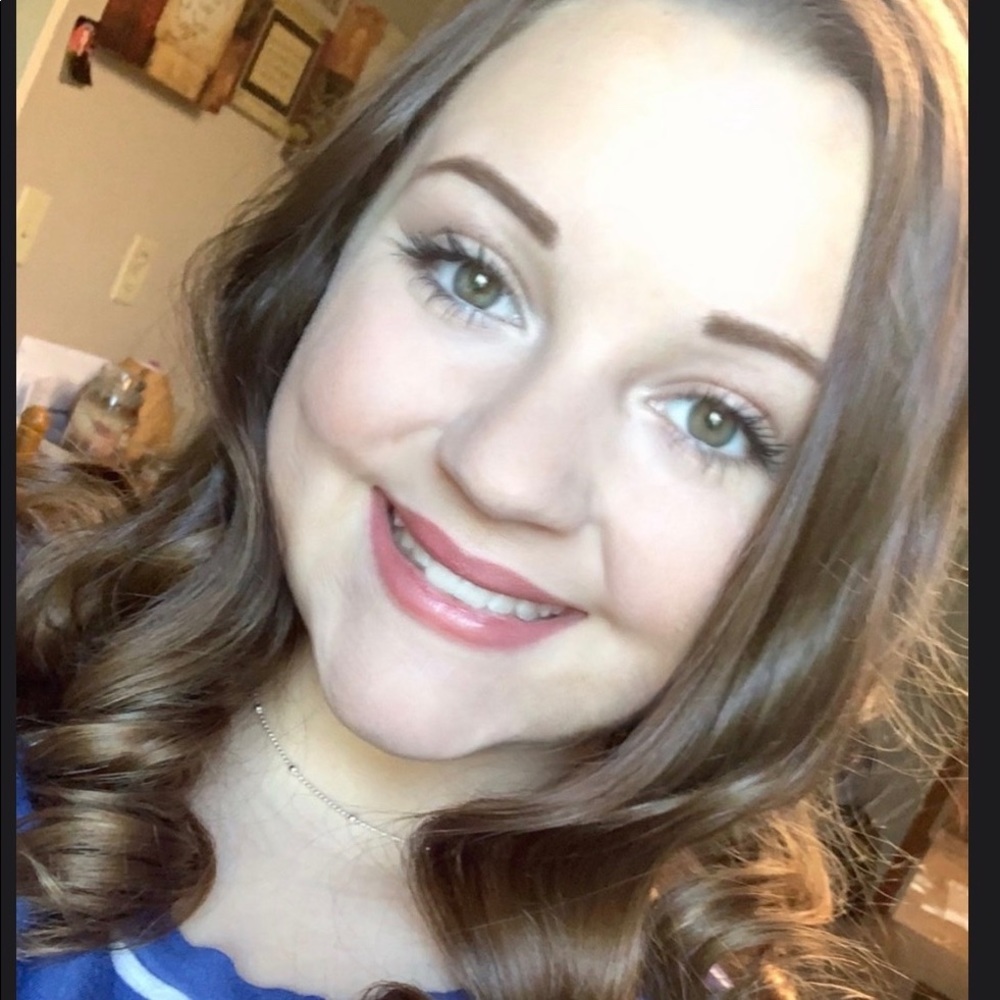 Meet your Posher, Allison